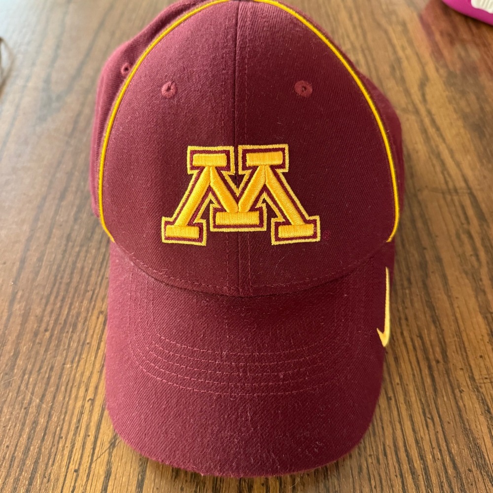 Nike Dri-Fit Legacy91 Minnesota Golden Gophers‎ Hat Adjustable Cap NCAA Football